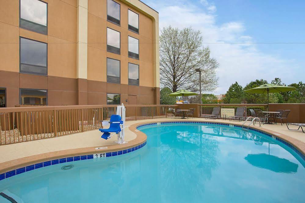 Hampton Inn Conyers Exterior foto